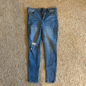 Skinny Jeans with rips